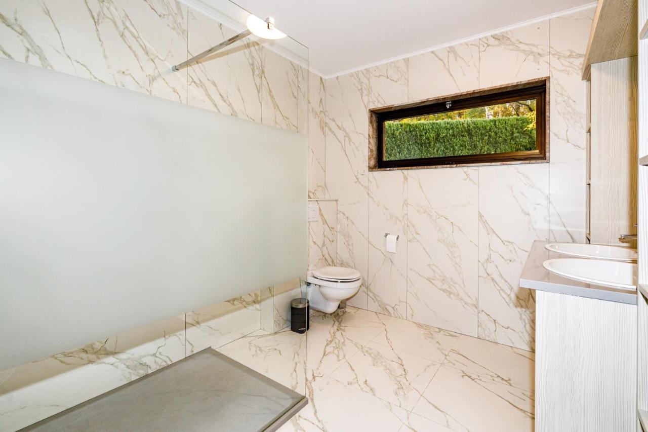 Luxueuse Et Spacieuse Villa Avec Sauna Et Piscine مالميدي المظهر الخارجي الصورة